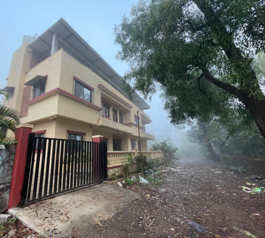 Hotel Phoenix Lonavala Exterior photo