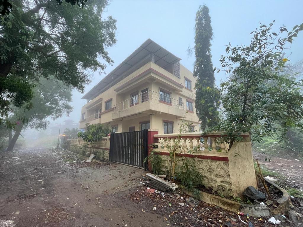 Hotel Phoenix Lonavala Exterior photo